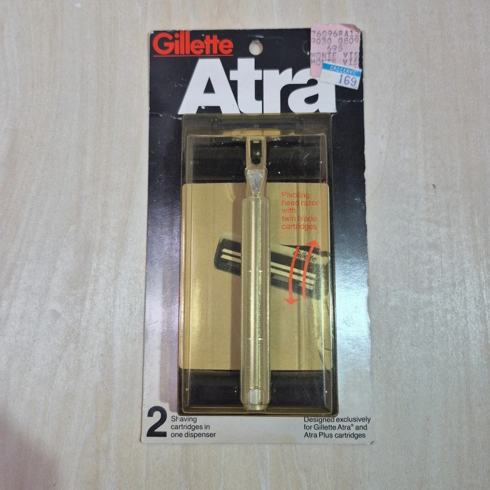 Gillette Atra Pivoting Head Razor‎ with Twin Blade Cartridges New on Card